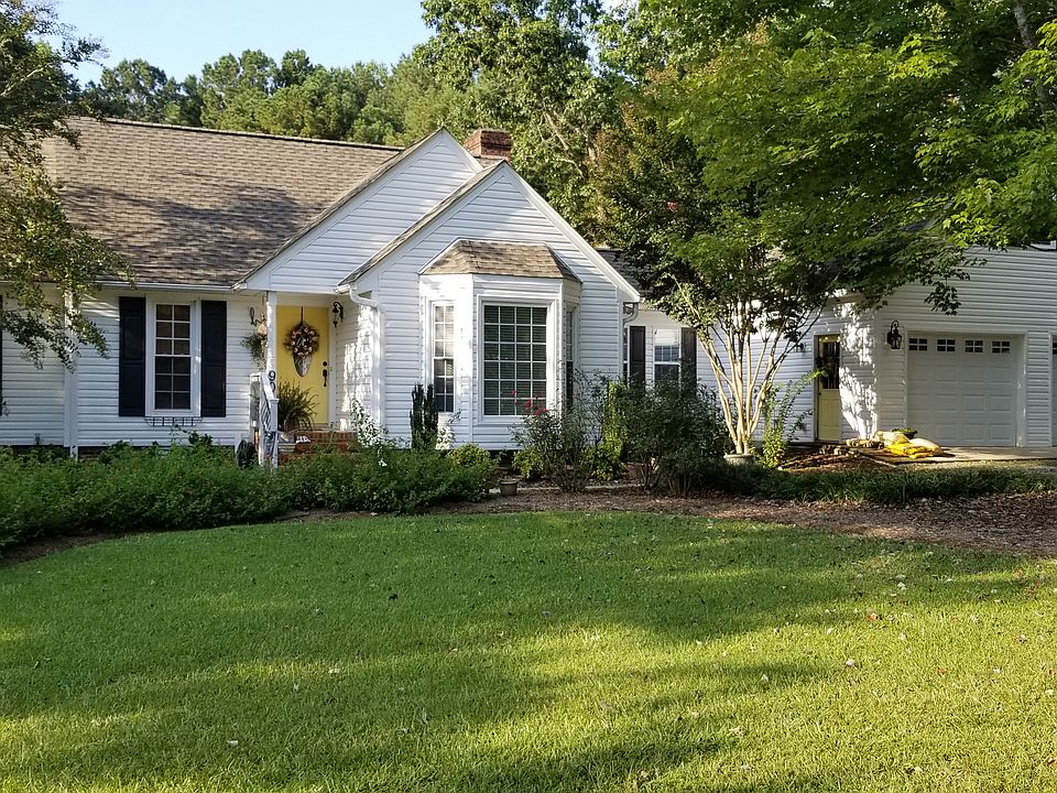 1st image of 90 Chase Dr