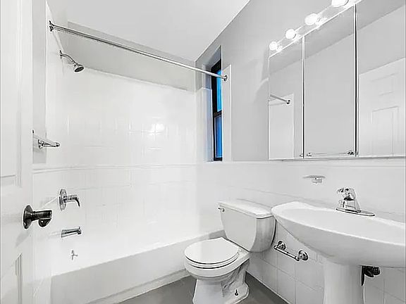 5th image of 336 E 18th St APT 1B