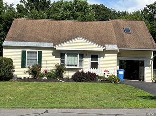 111 Cook Dr, Baldwinsville, NY 13027
