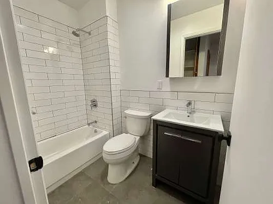 Rented by C2R Management LLC | media 21