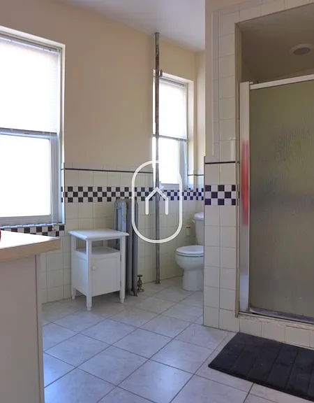 199 Strathmore Rd #6 — Photo 13