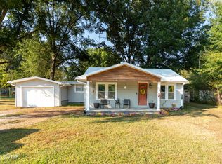 104 Georgia Ave, Trenton, TN 38382