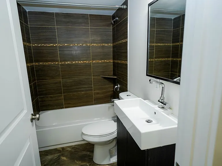 South Lane Apartments — Photo 90