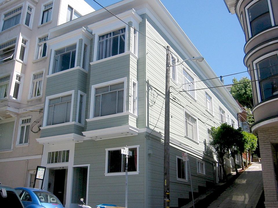 a separate street entryway, the door way on the lower right...