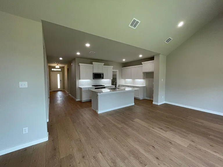 1101 Mahogany Dr — Photo 33