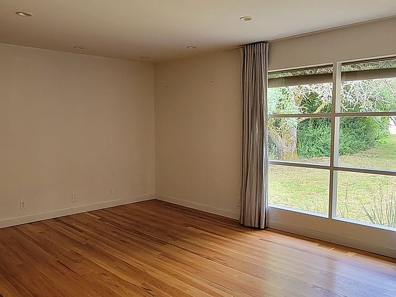 2nd image of 11721 Fremont Ave N