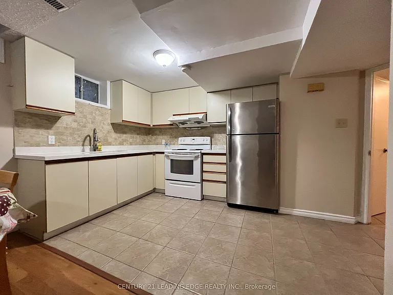 35 Irenemount Cres #BASEMENT — Photo 3