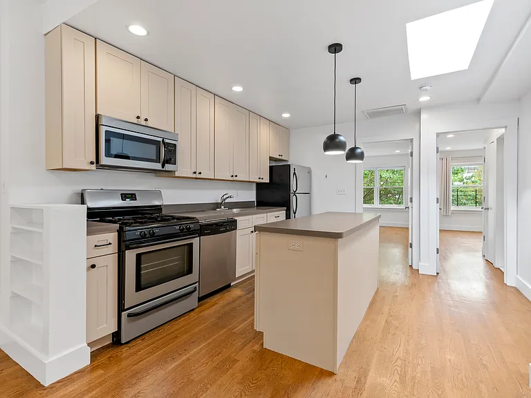 284 Carlton Ave #3 — Photo 2