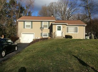 4 Merrimac Rd, Poughkeepsie, NY 12603