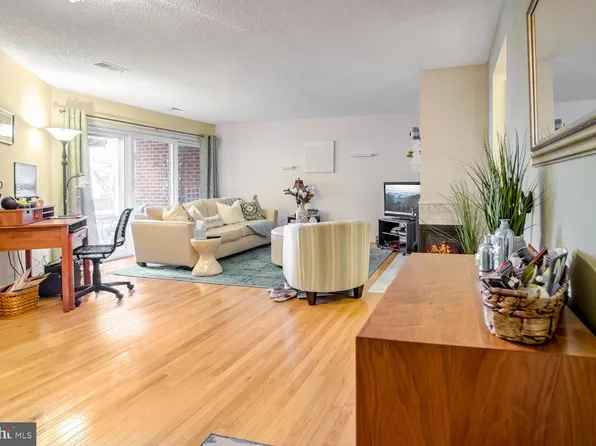 3152 Covewood Ct APT J, Falls Church, VA 22042
