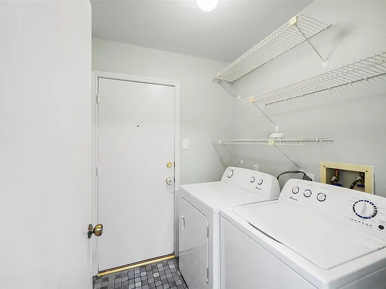 17206 Park Lodge Dr — Photo 22