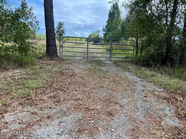 8484 NW 229 A Street, Starke, FL 32091