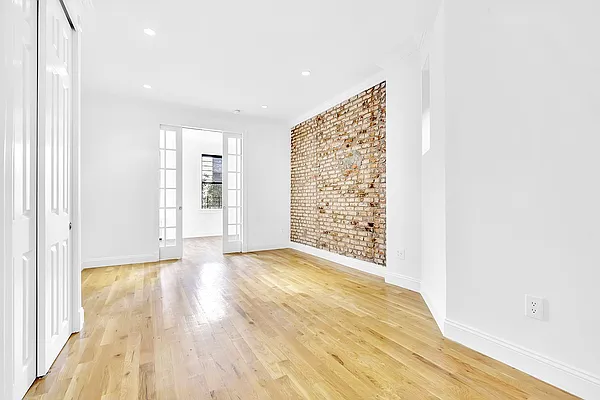 Rented by Cooper & Cooper Real Estate | media 9