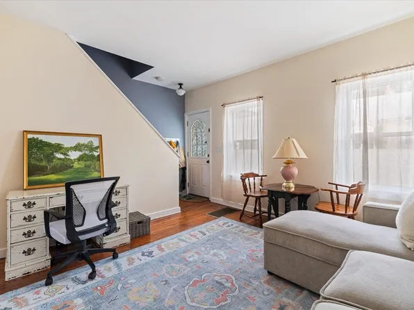 139 Border St #C, Northbridge, MA 01534