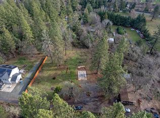 1329 W Evans Creek Rd, Rogue River, OR 97537