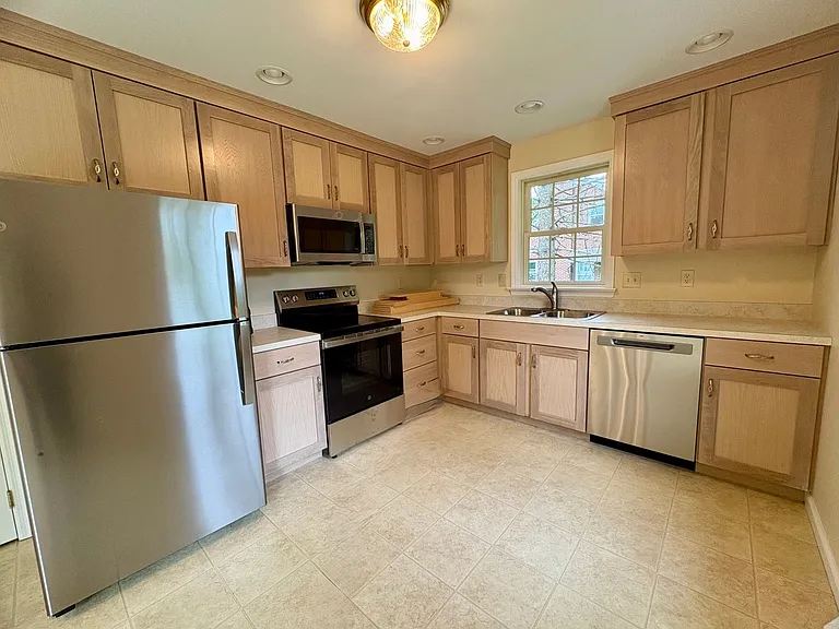 303 E Orange St — Photo 13