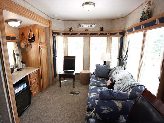 LR or guest room.