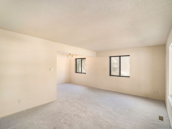 4th image of 956 Vassar Ave