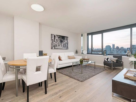 2nd image of 260 King St Unit 1409
