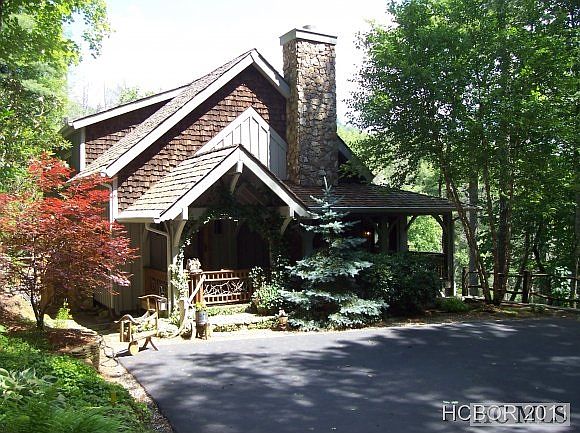 1st image of 111 Headwater Drive