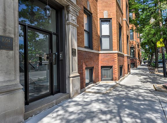2nd image of 1052 W Armitage Ave #B