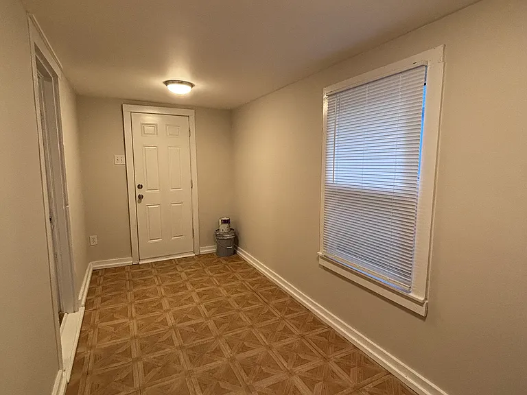 301 N Kates Ave — Photo 8