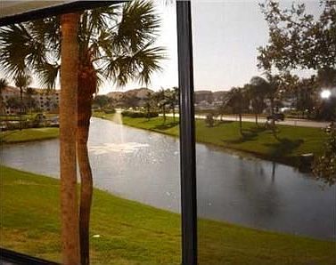5th image of 501 Seafarer Cir APT 202