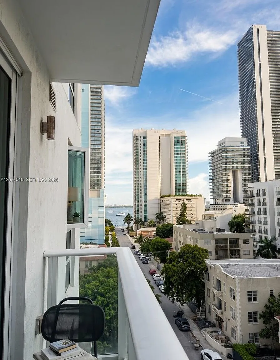 26 Edgewater Condo — Photo 3