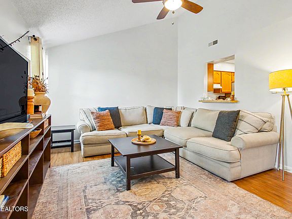 4th image of 8060 Hansboro Way