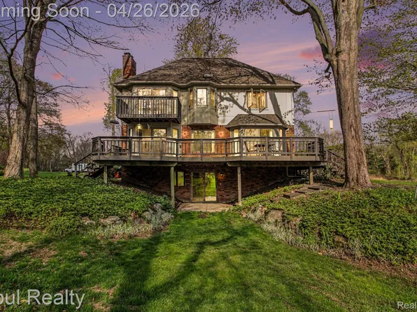 3575 Clark Cir, Commerce Township, MI 48382