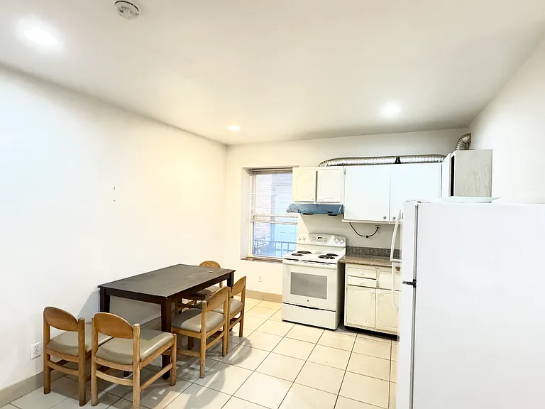125 Stratford Ave #2 — Photo 7