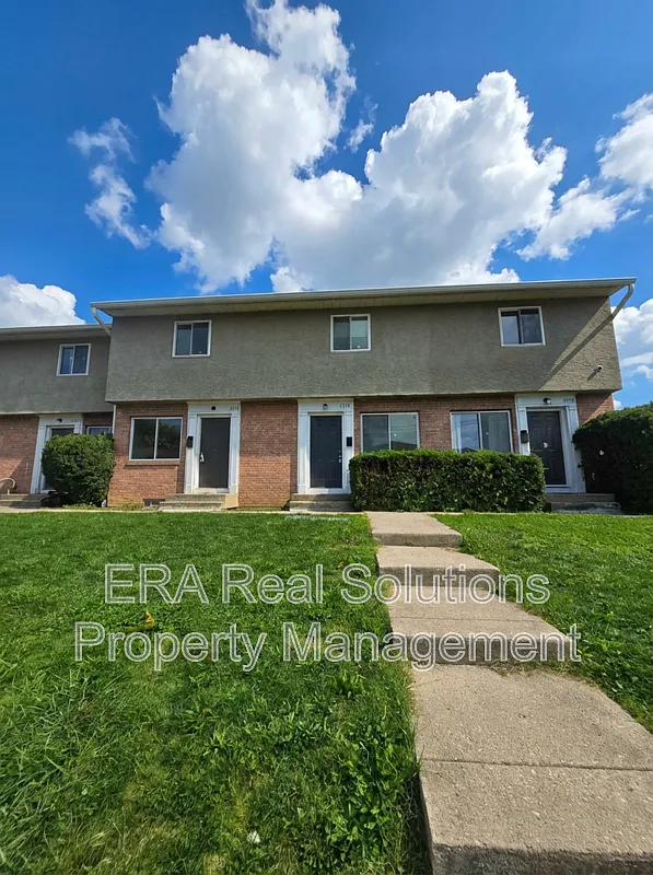 2 bed, 1.5 bath, 720 sqft, $1,095 — Photo 1