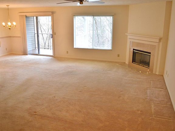 4th image of 2099 Clareglen Ct Unit 203