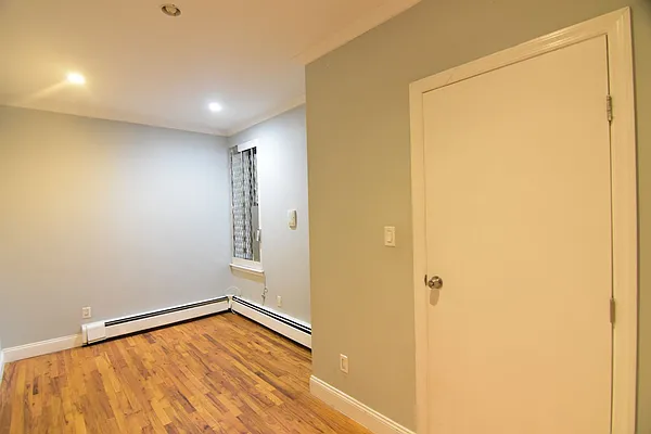 Rented by Clove Realty LLC | media 5