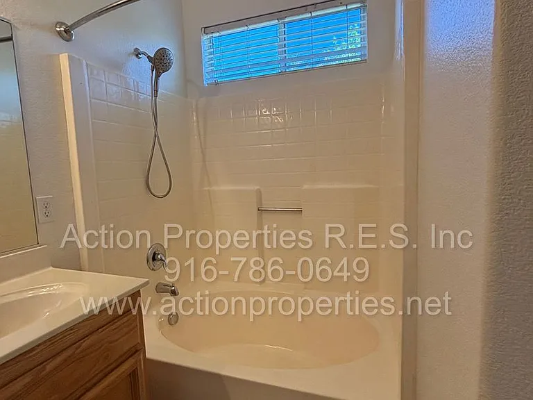 320 Bettencourt Dr — Photo 11