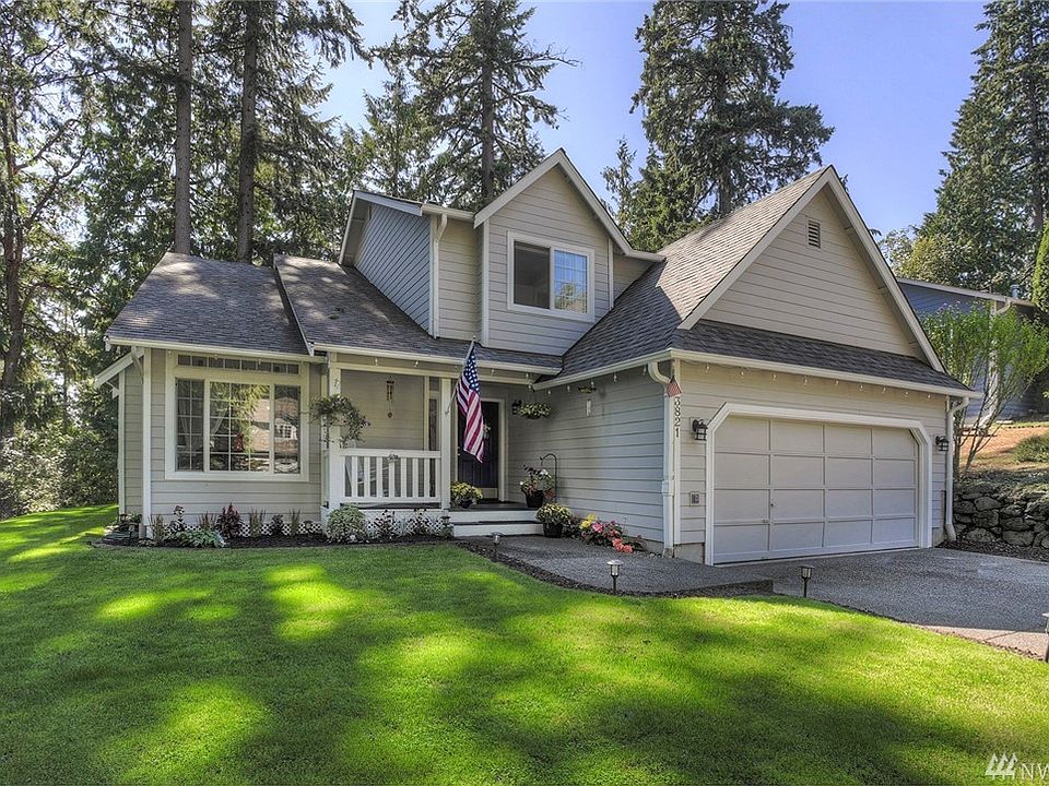 New siding, new exterior paint, sprinkler system, and different outdoor areas to use. 