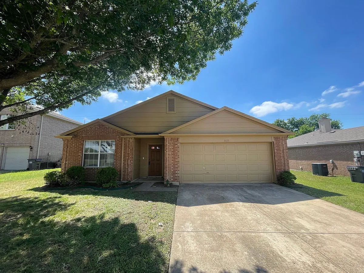 Building Photo - 1611 Columbia Dr