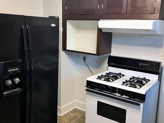 Refrigerator and gas stove