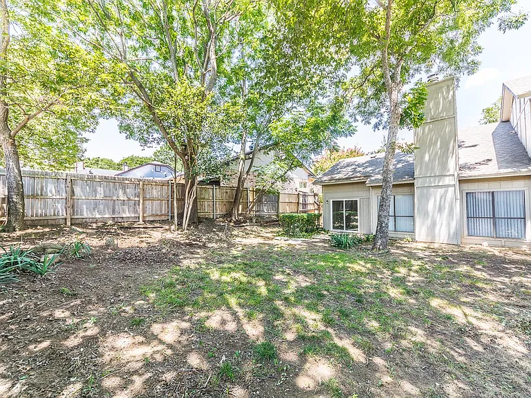2710 Francisco Dr — Photo 37