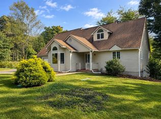 105-107 N Valley Rd, Amherst, MA 01002