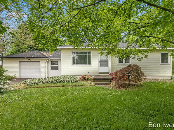 531 Parkside Ave NW, Grand Rapids, MI 49534