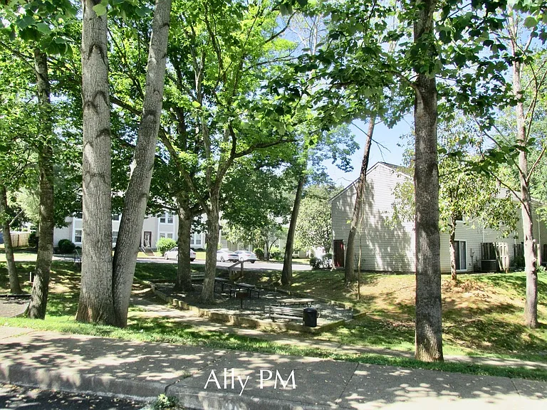 1822 Charles Ct #1 — Photo 13