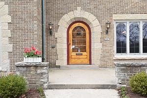 2nd image of 3067 N Lake Dr