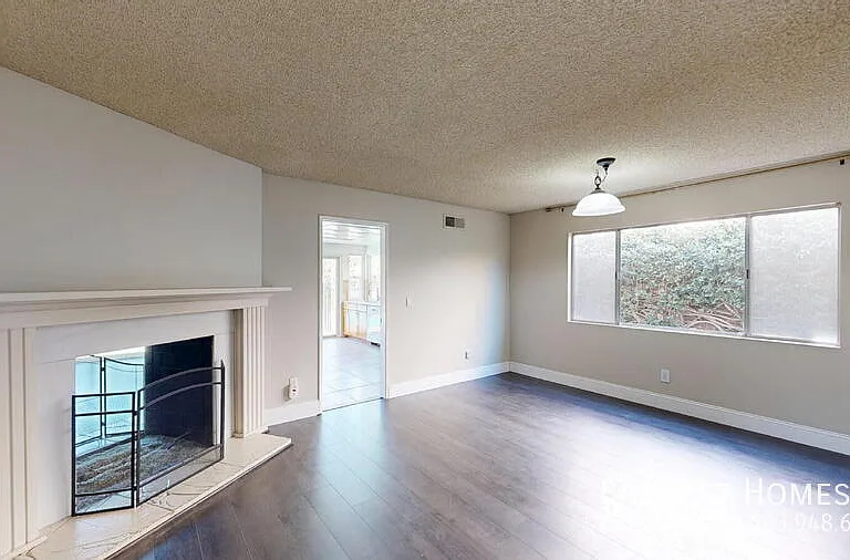 21019 Hackney St — Photo 3