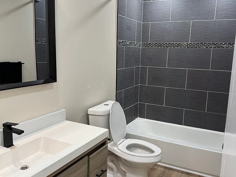 1118 Dunkle St — Photo 3