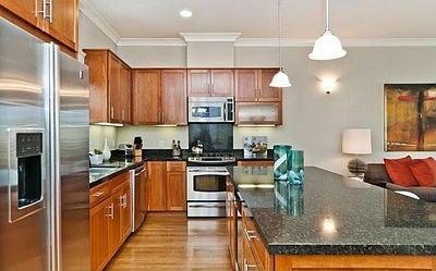 4th image of 1218 Leavenworth St APT 7