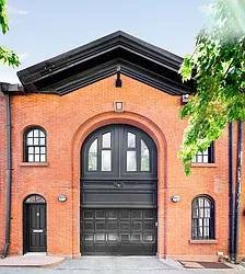 4 Hunts Lane in Brooklyn Heights