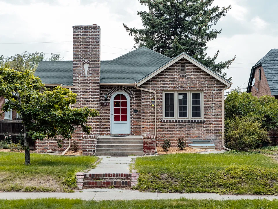 1583 Eudora St