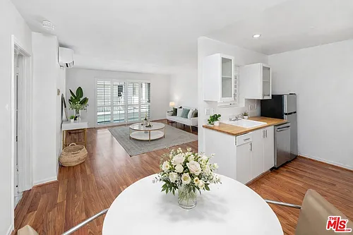 1440 23rd St #302 Photo 1