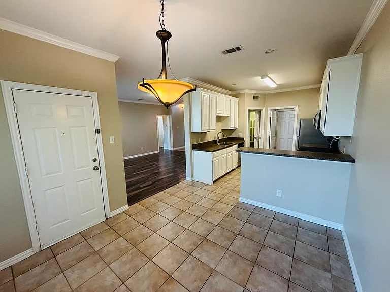 5904 Blackmon Ct — Photo 5